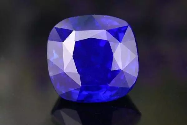 心理測試：你最想得到哪塊藍寶石？測你會嫁給高富帥還是矮矬窮？