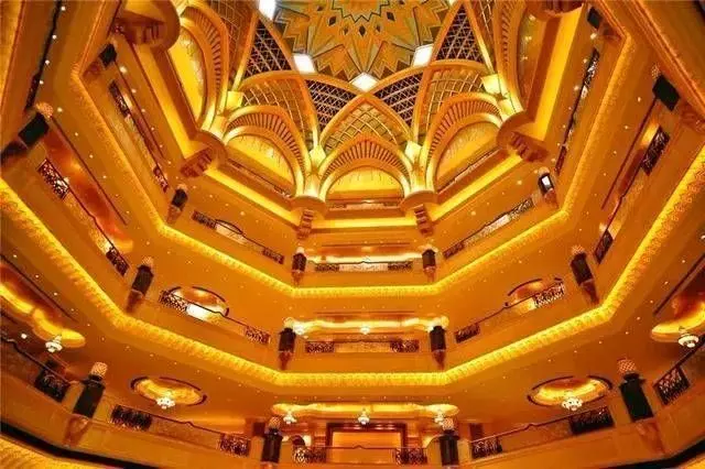 全球唯一的八星酒店，耗費220億，22噸黃金，家裡沒礦都住不起！ 